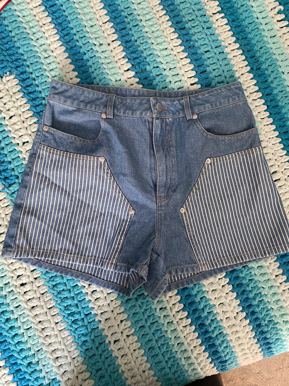 Le Lis Mixed Media Striped Denim High Rise Shorts M